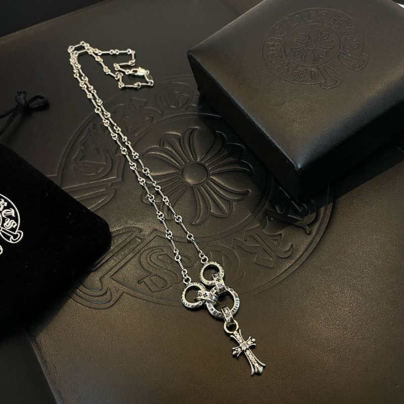 Ch*0me He**ts necklaces